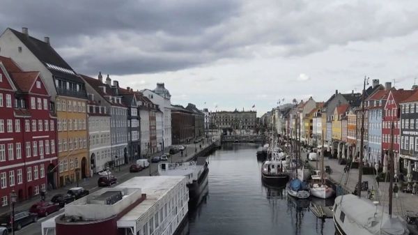 Covid-19 : des restrictions levées en Europe malgré des contaminations en hausse