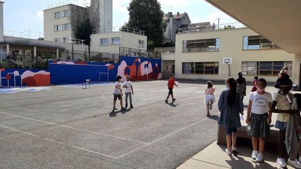 Covid-19 : plus de 21 000 classes fermées en France, un record depuis le début de la pandémie