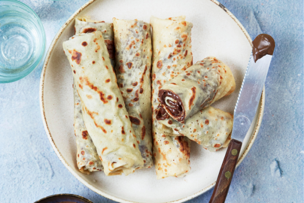 Rouleaux de crêpes à la pâte à tartiner, sans sucre ou presque