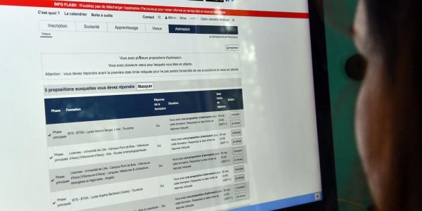 Parcoursup : des choix d'orientation « cohérents » avec les enseignements de spécialité au bac