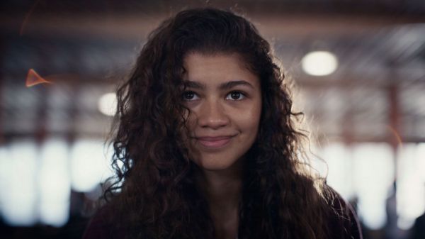 GRAND ENTRETIEN. Addictions, santé mentale... Comment les séries "Euphoria" et "13 Reasons Why" influencent-elles leur public ?