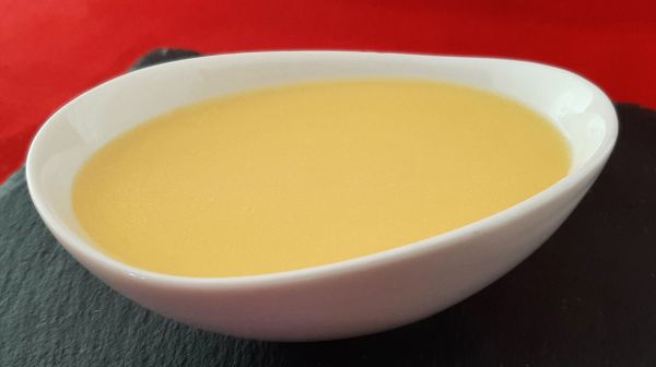 Sauce moutarde émulsionnée. Recette pour accompagner les poissons.