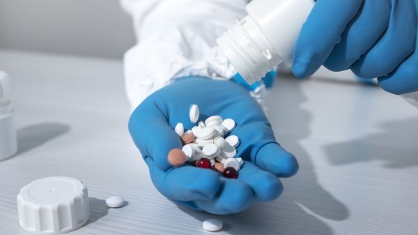 Antiviraux, anticorps, immunomodulateurs... Où on est-on des traitements anti-Covid-19 ?