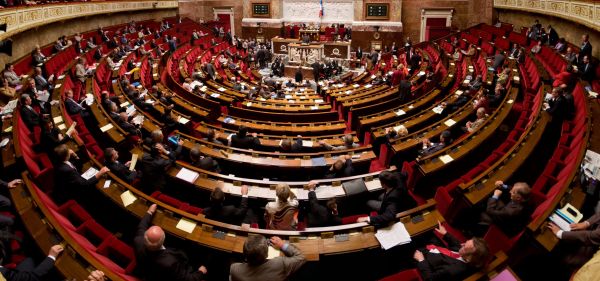 Quelle est la différence entre le régime parlementaire et le régime présidentiel ?