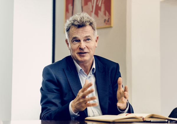 Fabien Roussel face au ELLE : « Le courant intersectionnel divise les femmes »