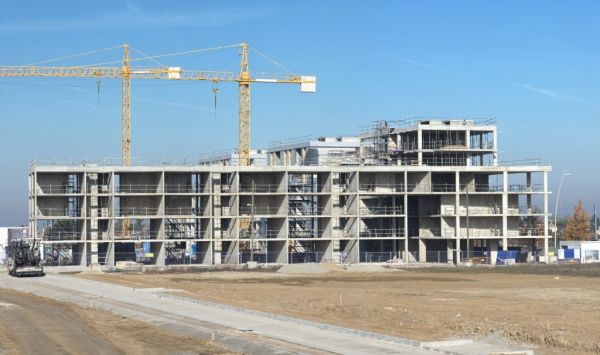 Les entreprises du BTP vont devoir suspendre de nombreux chantiers, "nous allons dans le mur à 200 km/h"