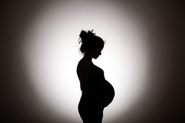 Éthique et GPA : « Le corps des femmes est devenu une source de matière première »