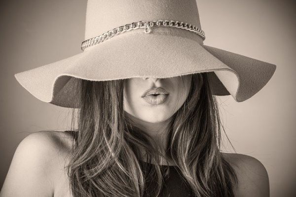 Quel chapeau de ceremonie porter pour vous rehausser votre elegance ?