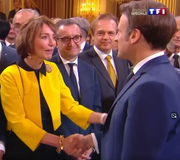 « Maintenant tu as les mains libres. Tu peux faire tout ce que tu veux… Le pays tu peux l'embarquer ! » (Marisol Touraine au « nouveau » président Macron)