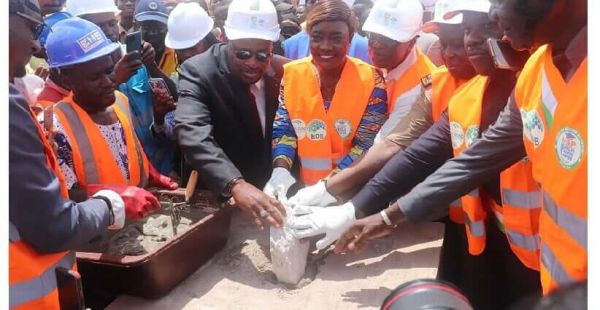 La ministre Mariétou Koné pose la 1ère pierre du lycée d'excellence de jeunes filles de Daloa
