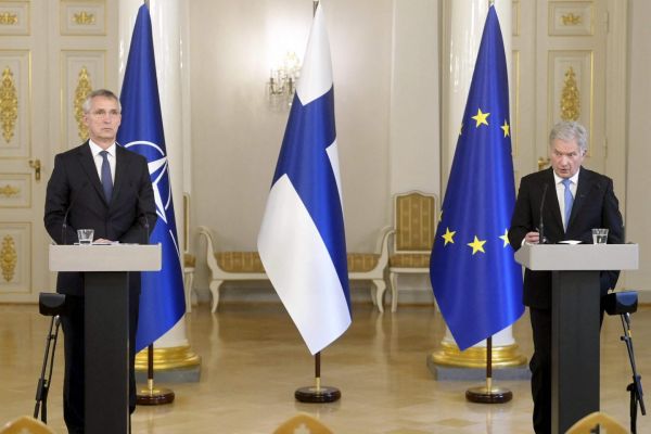 Guerre en Ukraine : Vladimir Poutine renforce l'OTAN