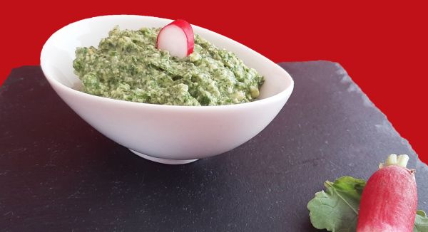 Pesto fanes de radis. Recette économique et anti-gaspillage alimentaire !