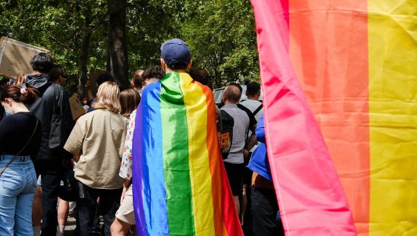 Insultes, agressions, harcèlement : les dix chiffres à retenir sur l'état des lieux des violences anti-LGBT+