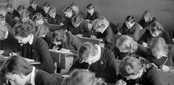 Le ministre de l'Education italien encourage l'achat d'ebooks pour l'école