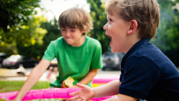Construire le vocabulaire de votre enfant : 4 conseils parentaux