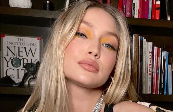 Gigi Hadid remet au goût du jour cette coiffure culte de l'été