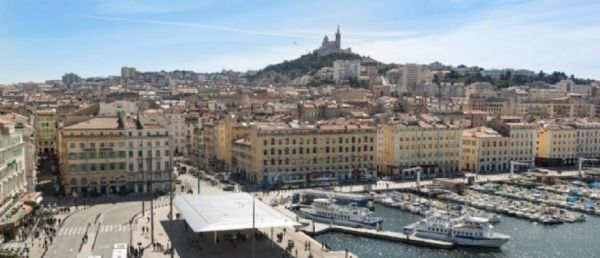 Marseille: Un agent de sécurité d'un centre de vaccination agressé au couteau ce matin - L'agresseur a été interpellé par la police