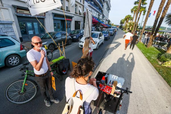 Pau : une mobilisation pour dénoncer le stationnement sauvage des automobilistes