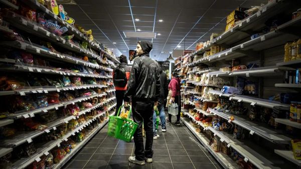 Le pouvoir d'achat, « première des urgences » économiques pour l'exécutif