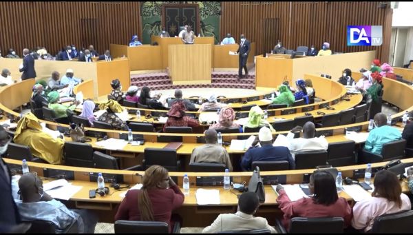 Affaire Gana Guèye : le groupe parlementaire Benno Bokk Yakaar (BBY) apporte son soutien au joueur
