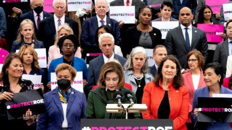 USA: un archevêque veut priver de communion Nancy Pelosi, pro-avortement