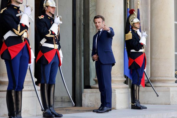 Patrick Artus : « Augmenter le taux d'emploi permettrait de dégager des marges de manœuvre budgétaires et de financer la transition énergétique »