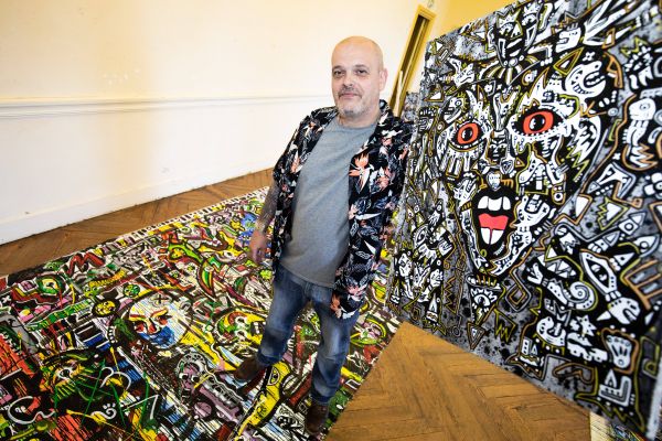 "Je voulais mourir et la peinture m'a sauvé", connu en Amérique, il crée un atelier dans le Var