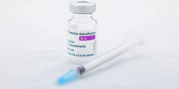 Covid-19 : le vaccin d'AstraZeneca approuvé en 3e dose dans l'UE