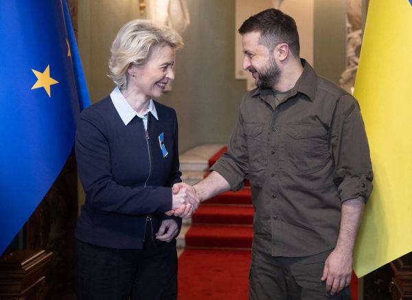 "Sans doute 15 ou 20 ans...": pourquoi le processus d'adhésion de l'Ukraine à l'Union européenne sera si long