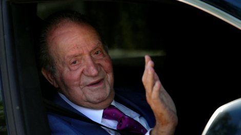 Espagne: Juan Carlos voit son fils Felipe VI, au terme d'une visite polémique