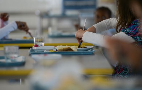 Hauts-de-Seine : Plus de 360 élèves malades après une intoxication alimentaire dans une cantine