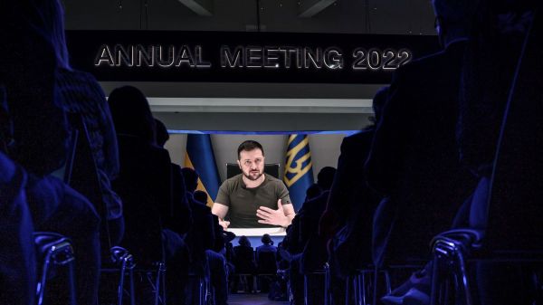 Guerre en Ukraine : "Nous avons besoin de cinq milliards de dollars par mois pour résister", lance Volodymyr Zelensky à Davos