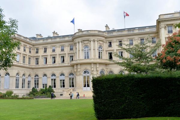 Réforme du Quai d'Orsay : « Nous faisons face à un risque de disparition de notre diplomatie professionnelle »