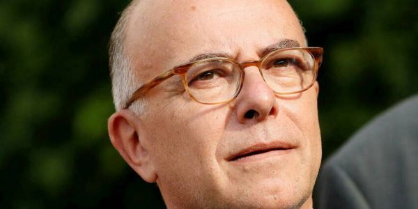 Législatives : Bernard Cazeneuve en campagne contre Jean-Luc Mélenchon