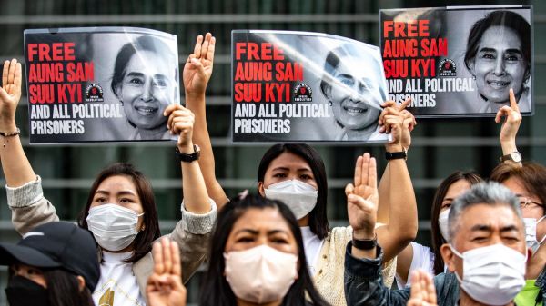 Birmanie : des proches de l'ex-dirigeante Aung San Suu Kyi, détenue, saisissent l'ONU