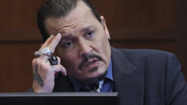 Procès de Johnny Depp : Kate Moss l'affirme, "Il ne m'a jamais jetée dans des escaliers"
