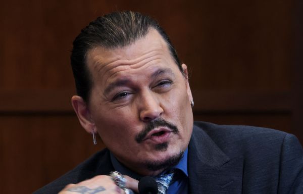 Johnny Depp dénonce à la barre les accusations « ahurissantes » d'Amber Heard