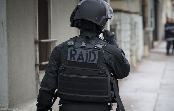 Toulouse : Un homme de 43 ans armé interpellé par le Raid chez lui