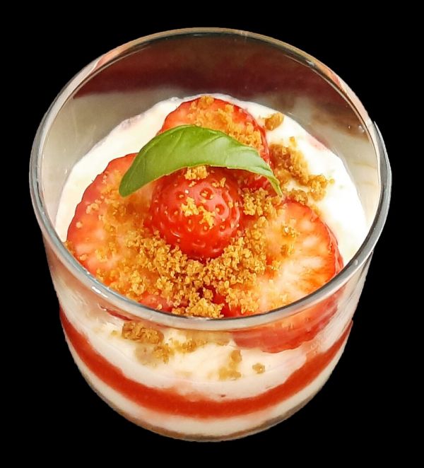 Verrine fraise spéculoos. Recette d'un dessert facile qui impressionne !