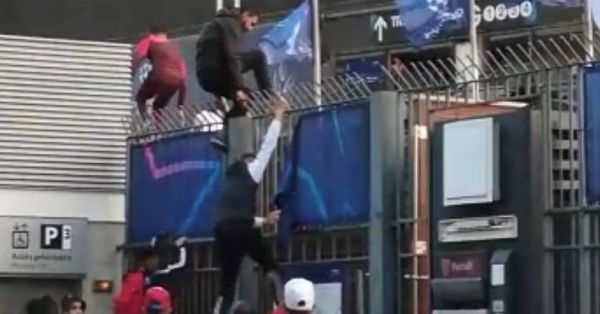 Finale de la Ligue des champions : au moins 53 interpellations, Darmanin dénonce l'attitude de supporters des Reds avec de faux tickets