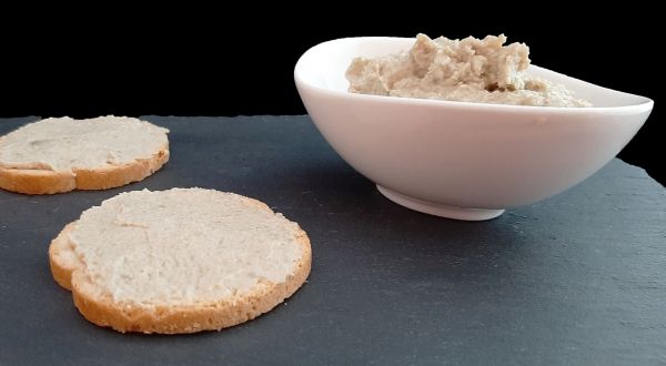 Crème d'artichauts poivrades. Une recette à tartiner pour un apéro original