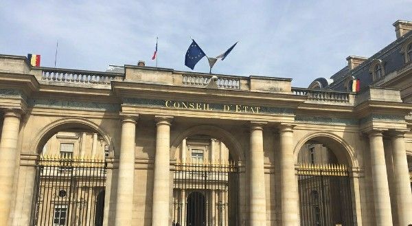 Grenoble : pourquoi le Conseil d'Etat dit non au burkini dans les piscines municipales