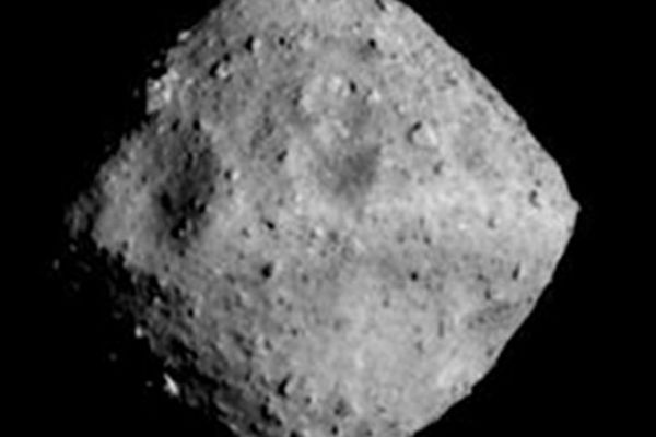 Espace : l'astéroïde Ryugu commence à livrer ses secrets, grâce aux échantillons rapportés par la mission Hayabusa-2