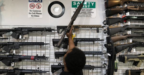 États-Unis. Le Congrès adopte une loi pour limiter la violence par arme à feu, la plus importante depuis des décennies