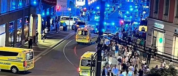 Norvège : La fusillade qui a fait deux morts et 21 blessées à Oslo, dont plusieurs grièvement, devant un bar gay traitée comme "un acte de terrorisme islamiste"  - La gay-pride prévue cet [...]