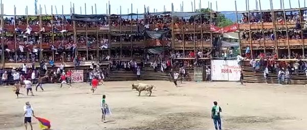 Un drame en Colombie quand une arène de Corrida s’effondre