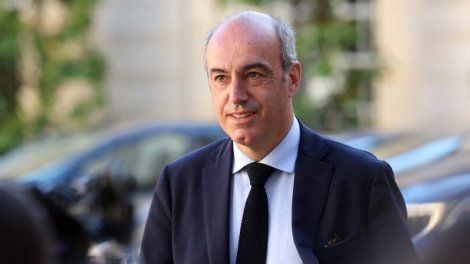 Assemblée : Les Républicains doivent-ils rejoindre Macron ?