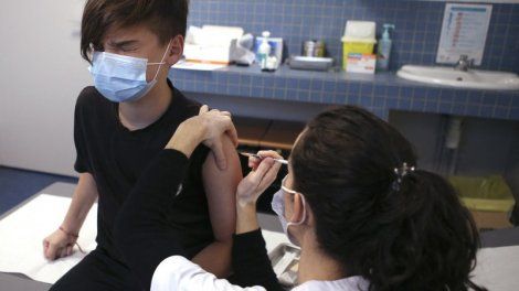 Vaccination des enfants : feu vert de la HAS pour un élargissement des compétences aux infirmiers, pharmaciens et sages-femmes