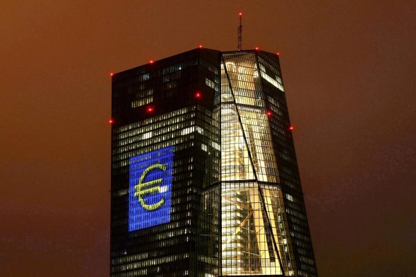 Face à l'inflation, les banquiers centraux à l'attaque