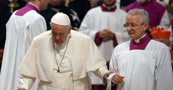 Le pape exprime son "grand regret" de ne pouvoir partir en Afrique